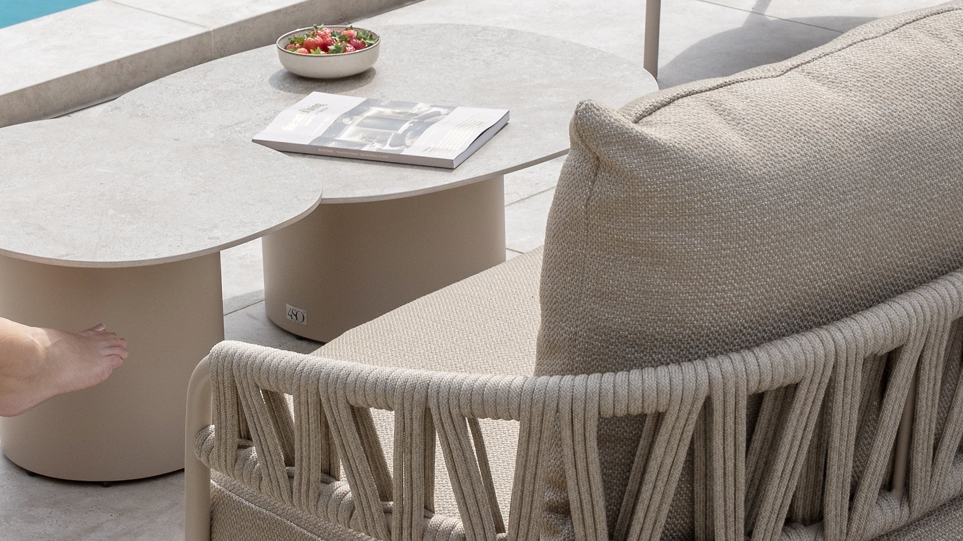 Taste by 4 Seasons Outdoor Calma Sofa 3-Sitzer mit 3 Kissen Latte/Taupe