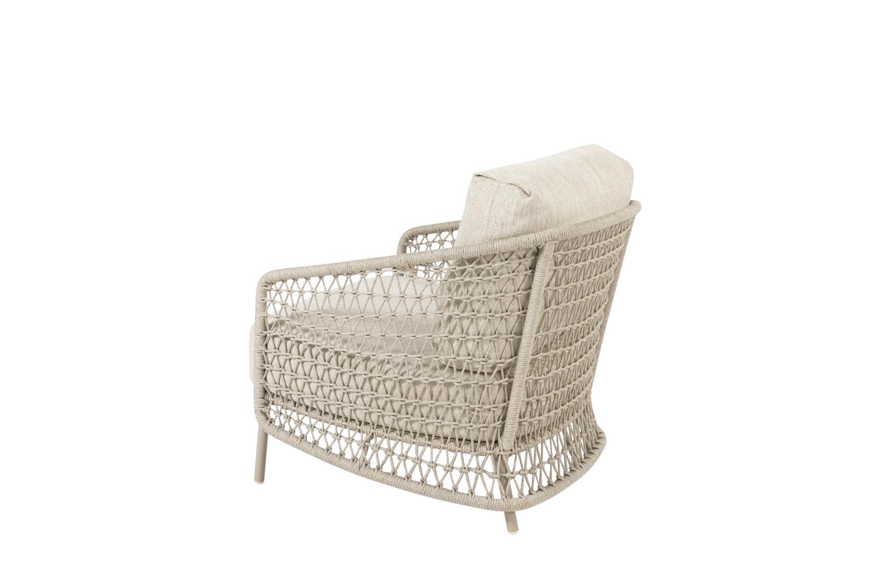 4 Seasons Outdoor Puccini living Sessel mit 2 Kissen latte / sand