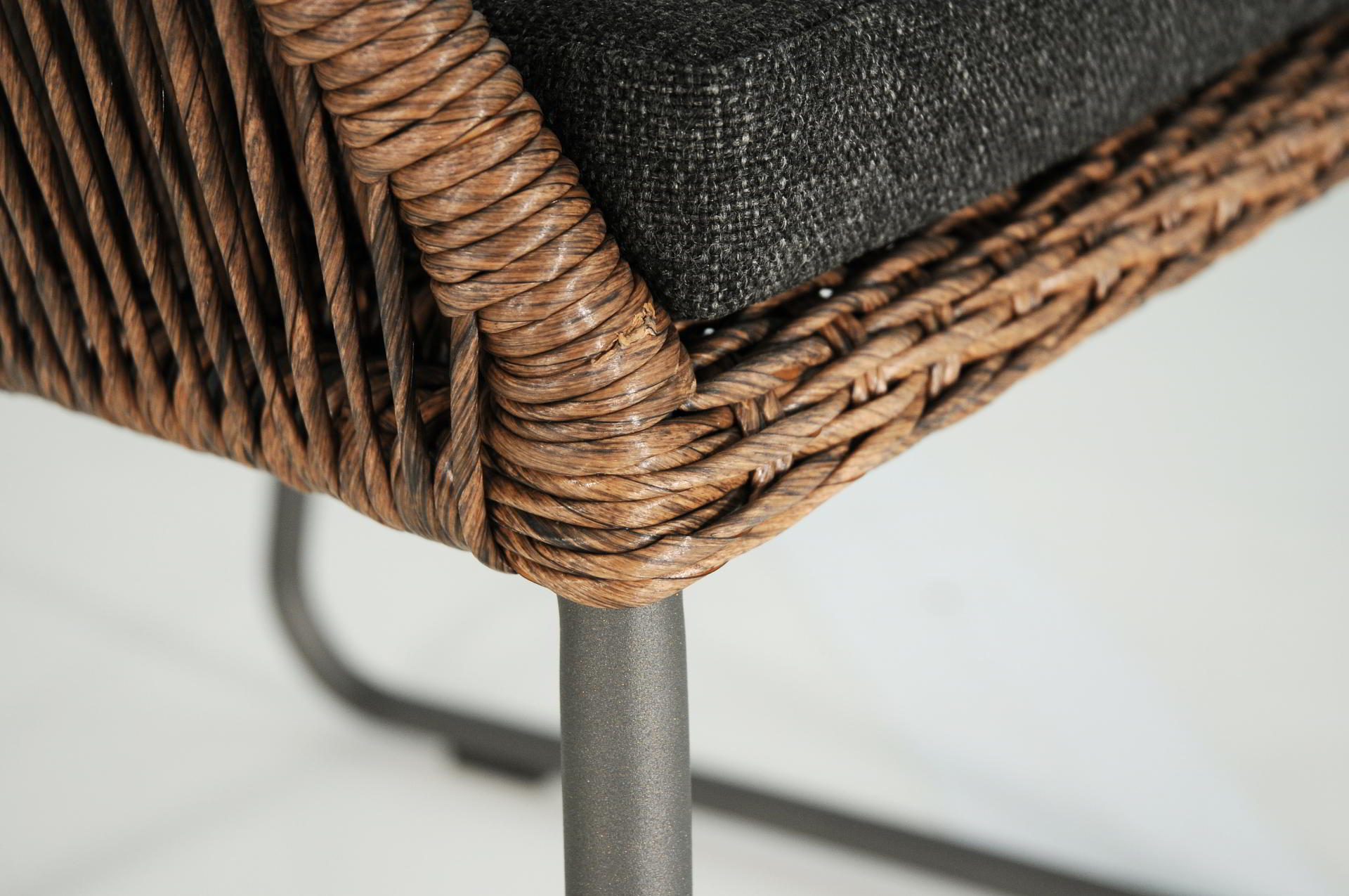 sitMobilia Allanis Dining Stuhl Geflecht Twisted Abaco Philipino inkl. Kissen