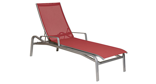 Karasek BARBADOS - Stapelliege mit Aluarmlehne  silber bordeaux